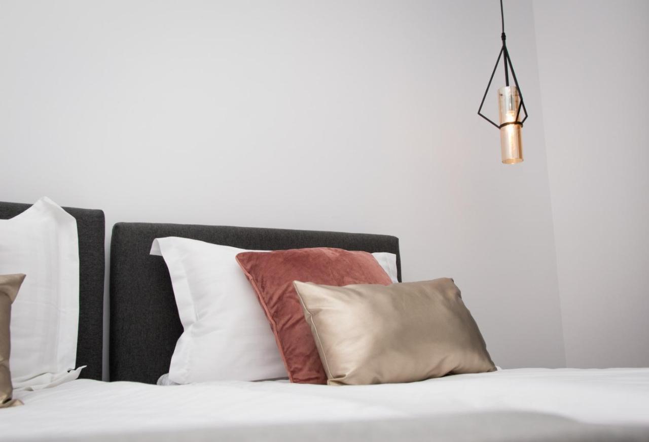 Pension Delia Gardens Тимишоара Экстерьер фото