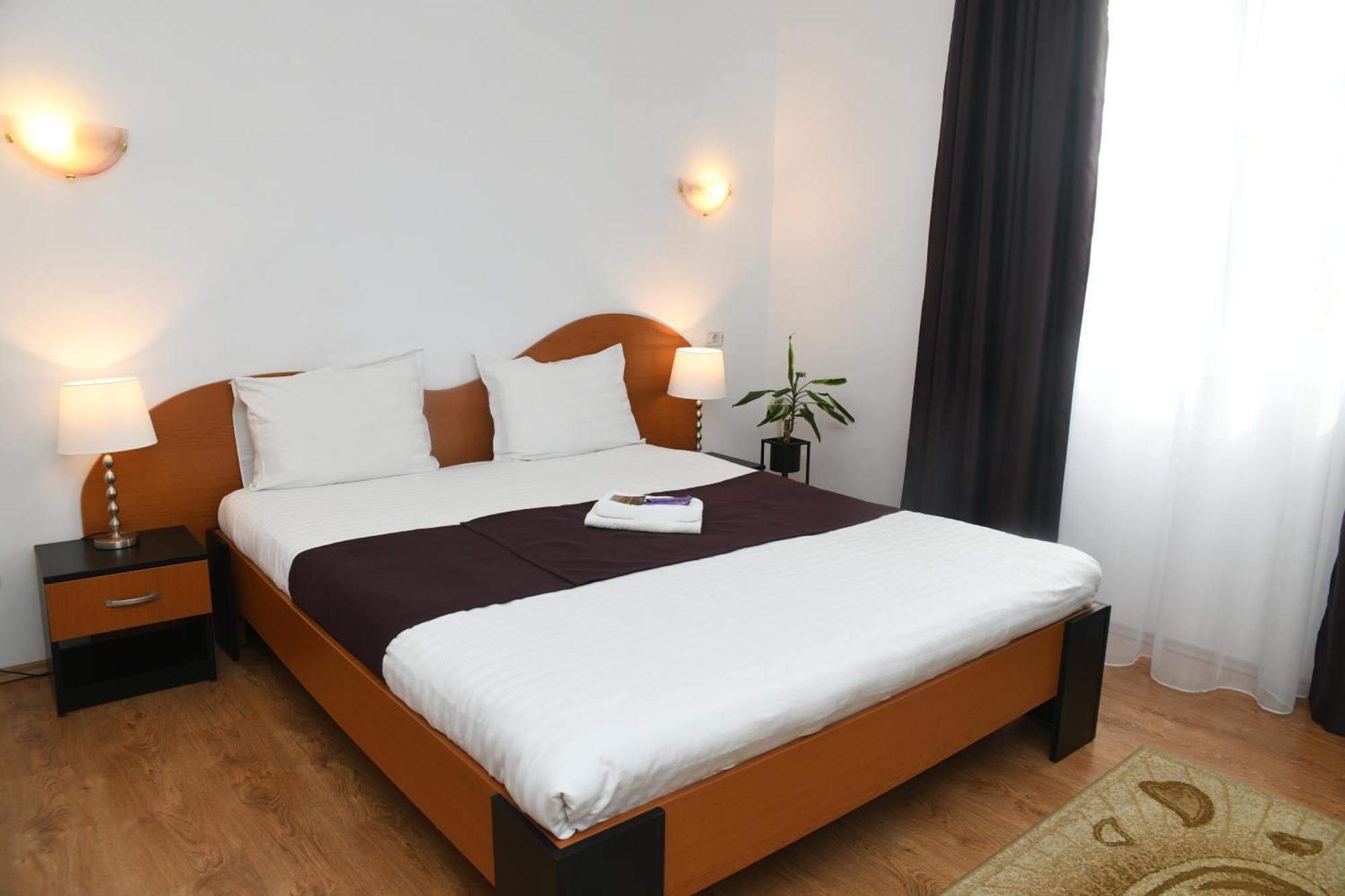 Pension Delia Gardens Тимишоара Экстерьер фото