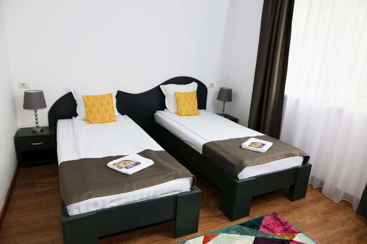 Pension Delia Gardens Тимишоара Экстерьер фото